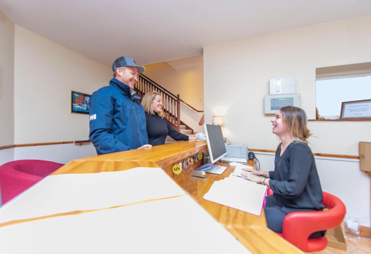 Dingle Marina Lodge Екстер'єр фото
