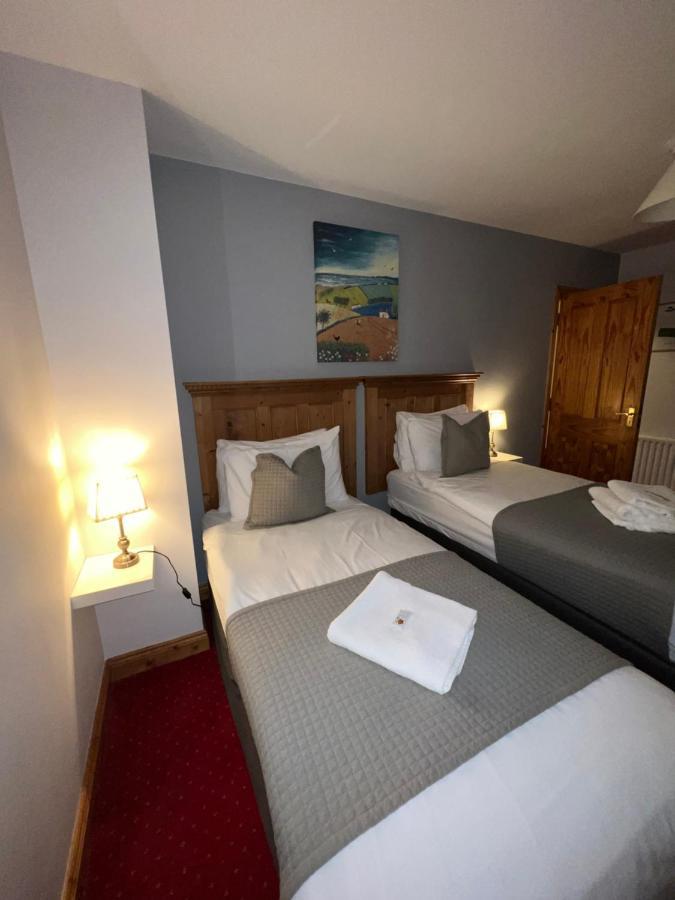 Dingle Marina Lodge Екстер'єр фото