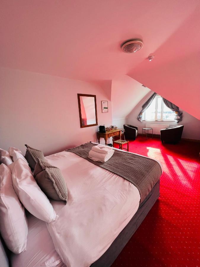 Dingle Marina Lodge Екстер'єр фото